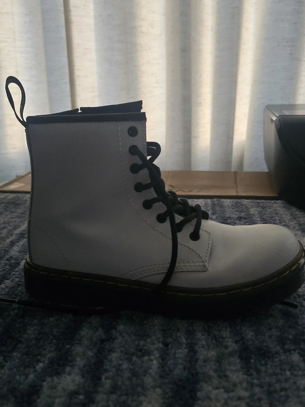 Dr Martens Junior White Leather Ankle Boots Side Zip Size US 2 Youth